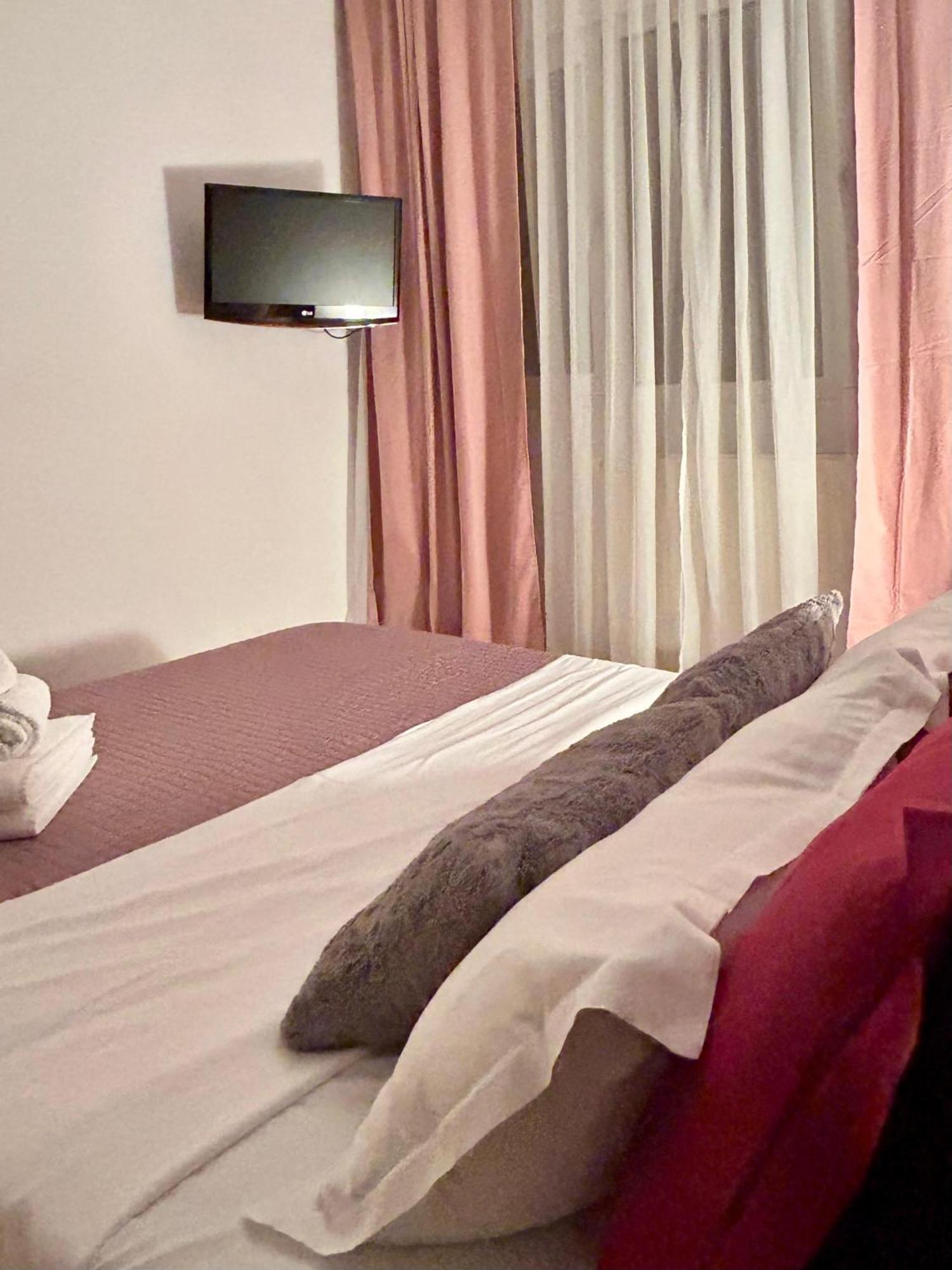 Chic Escape One - Free Parking Apartment Brasov Exterior photo